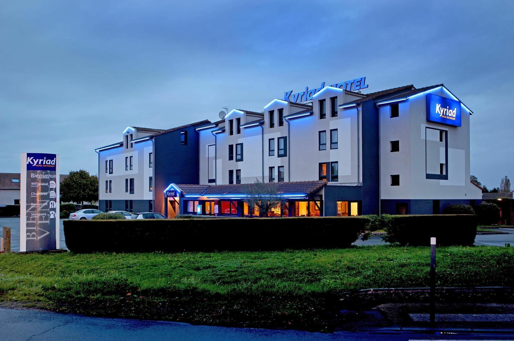 Hotel Inn Design Poitiers Sud Exteriör bild