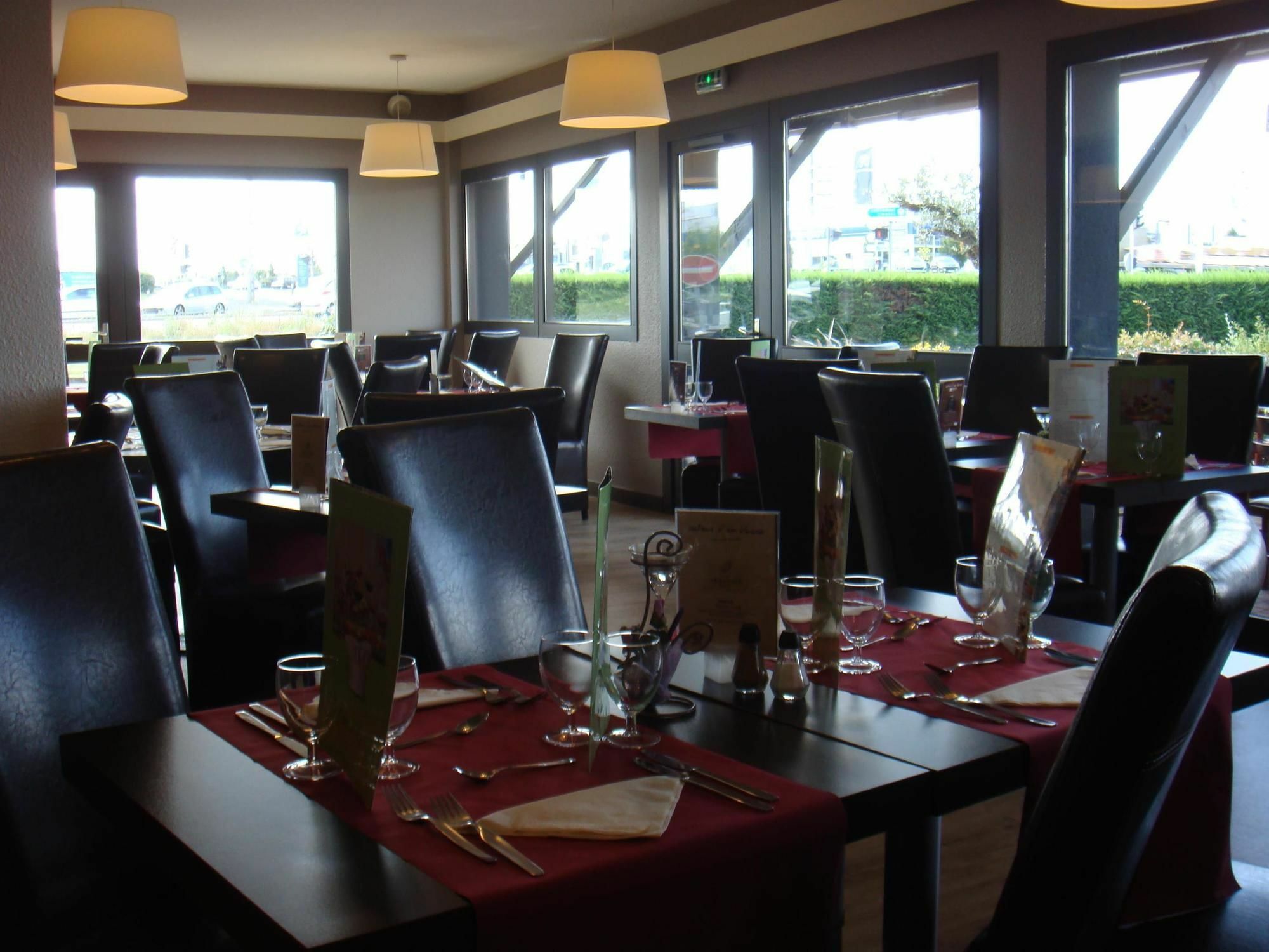 Hotel Inn Design Poitiers Sud Restaurang bild
